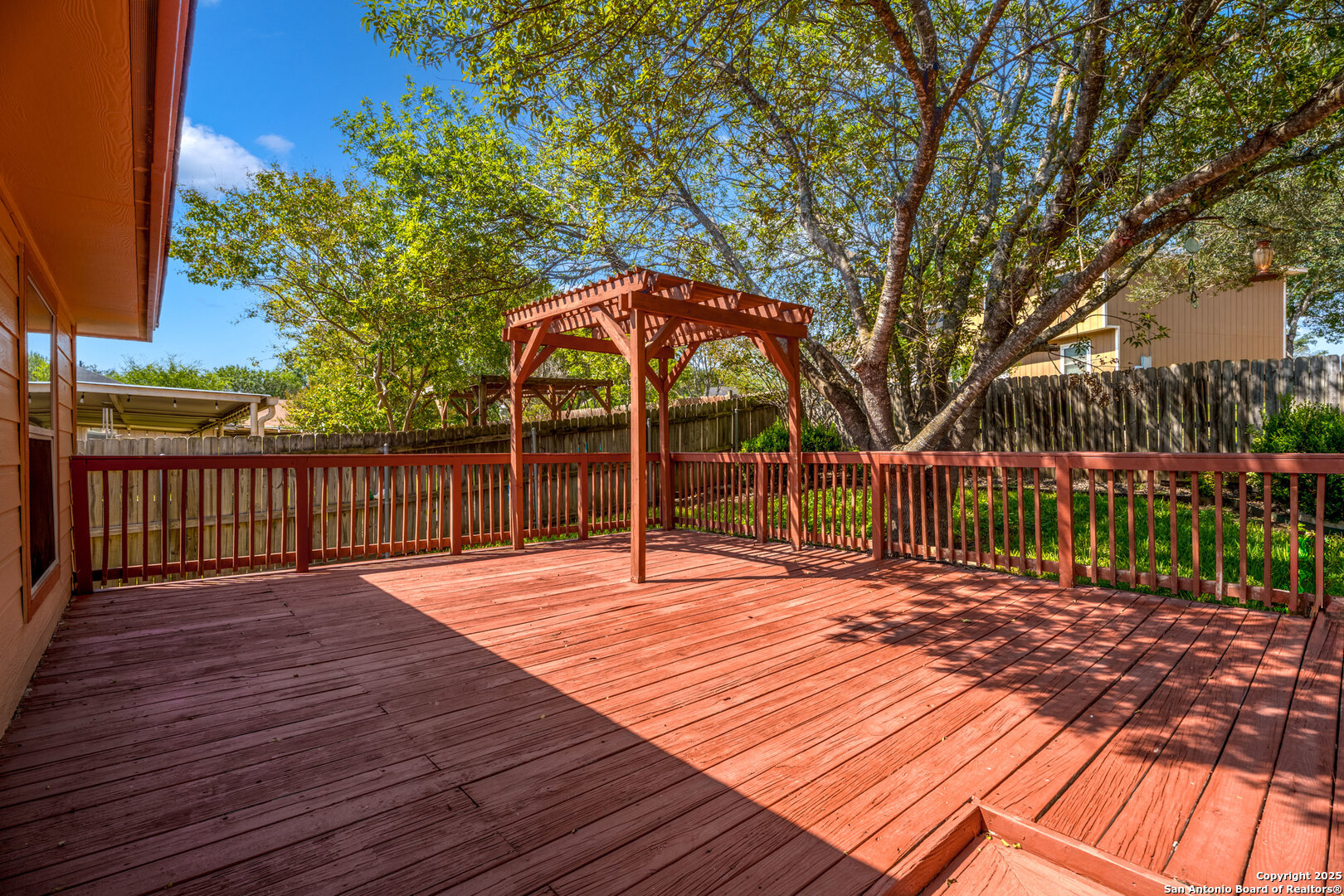 property viewer photo 25