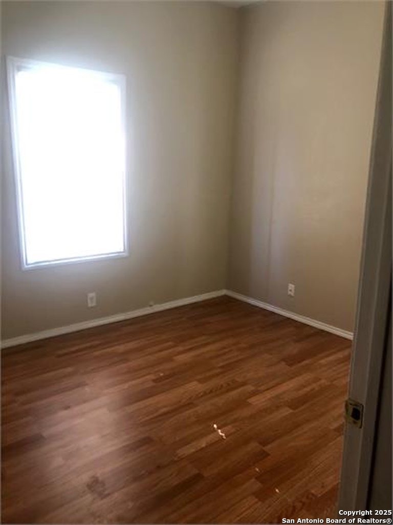 property viewer photo 5