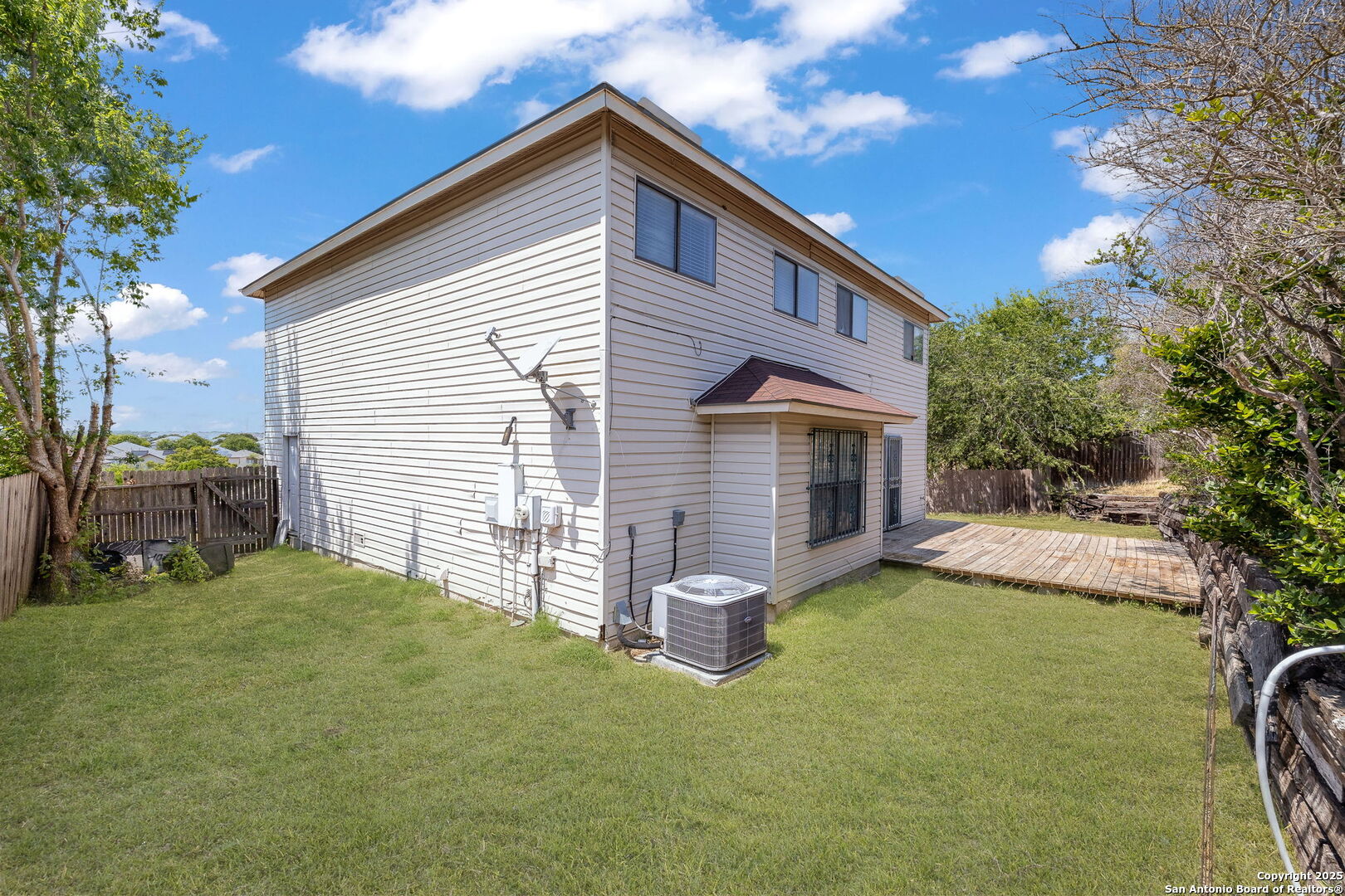 main property photo 23