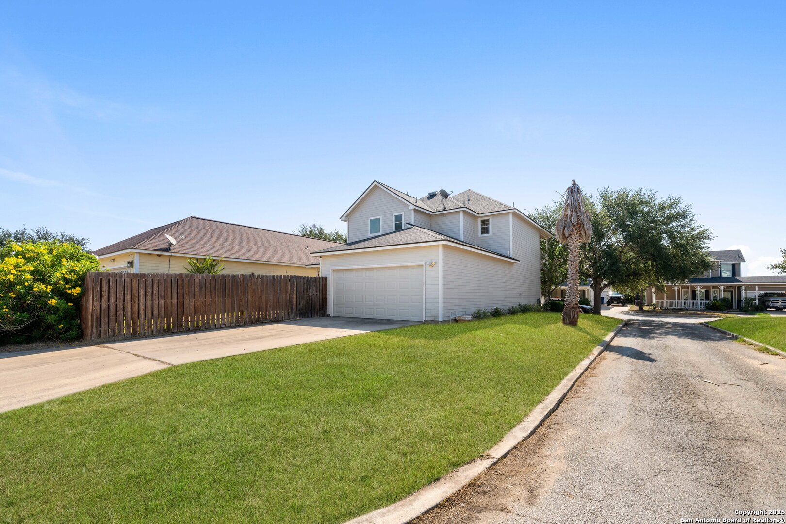 main property photo 33