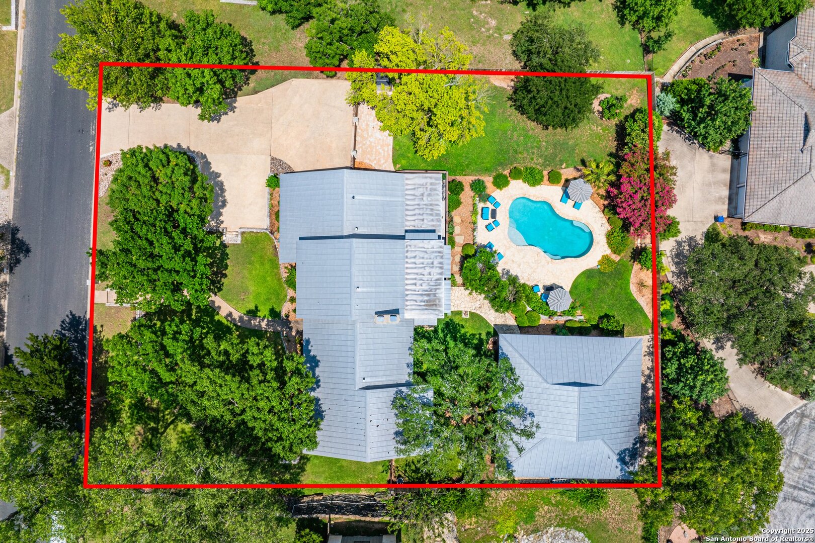 main property photo 4