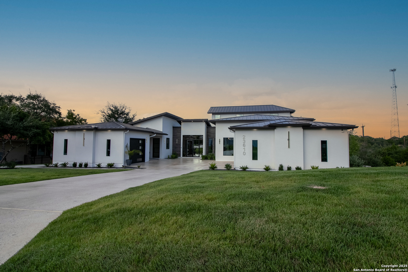 main property photo 3