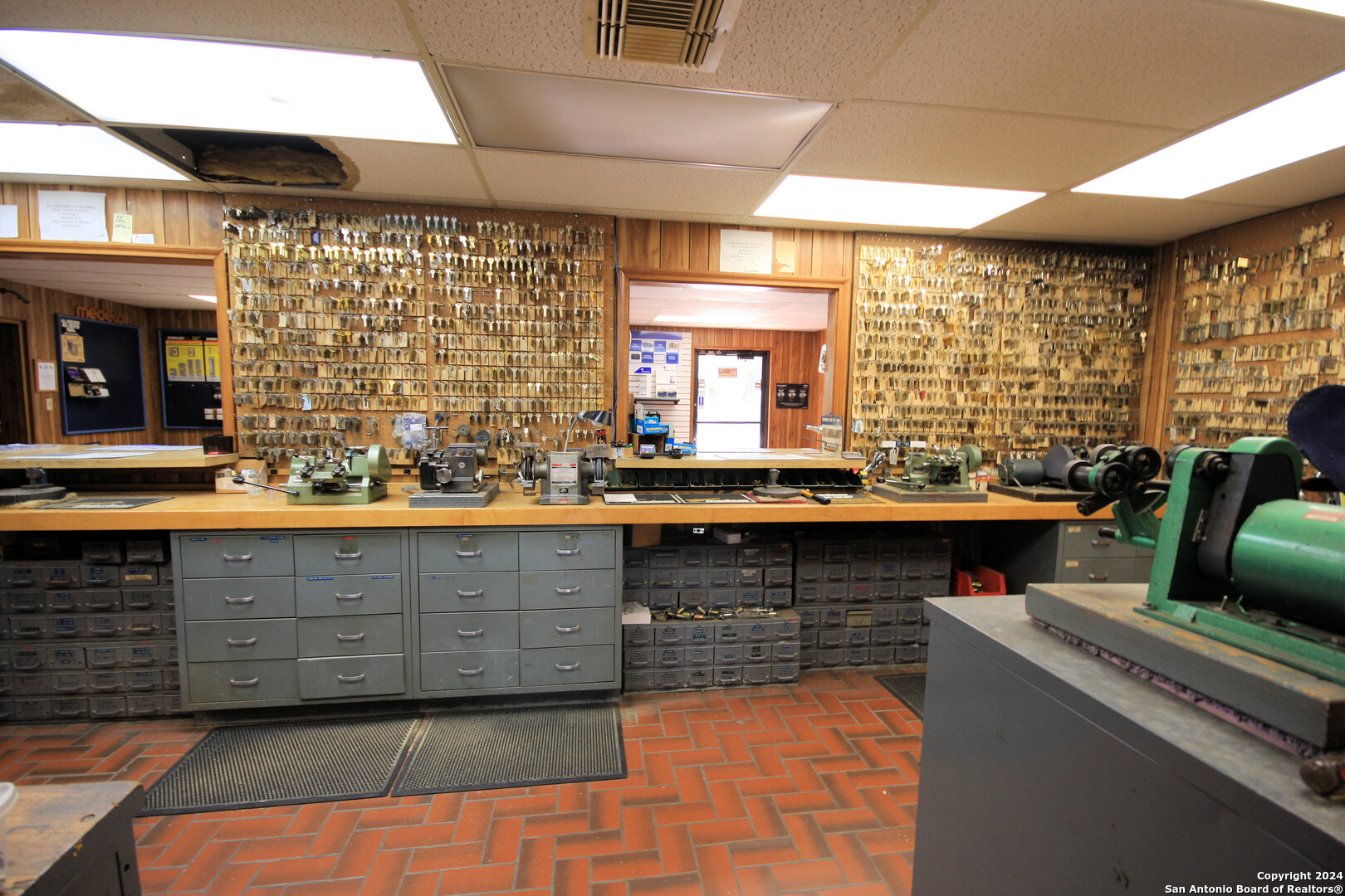 main property photo 14