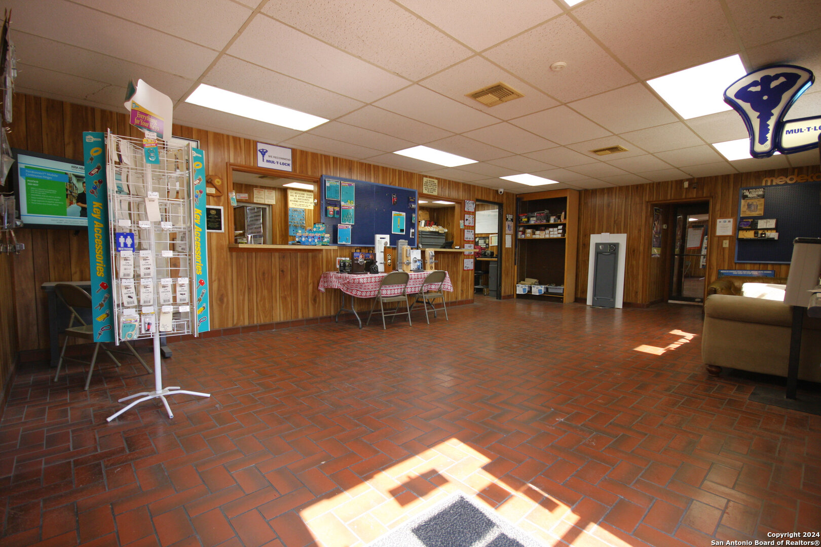 main property photo 6