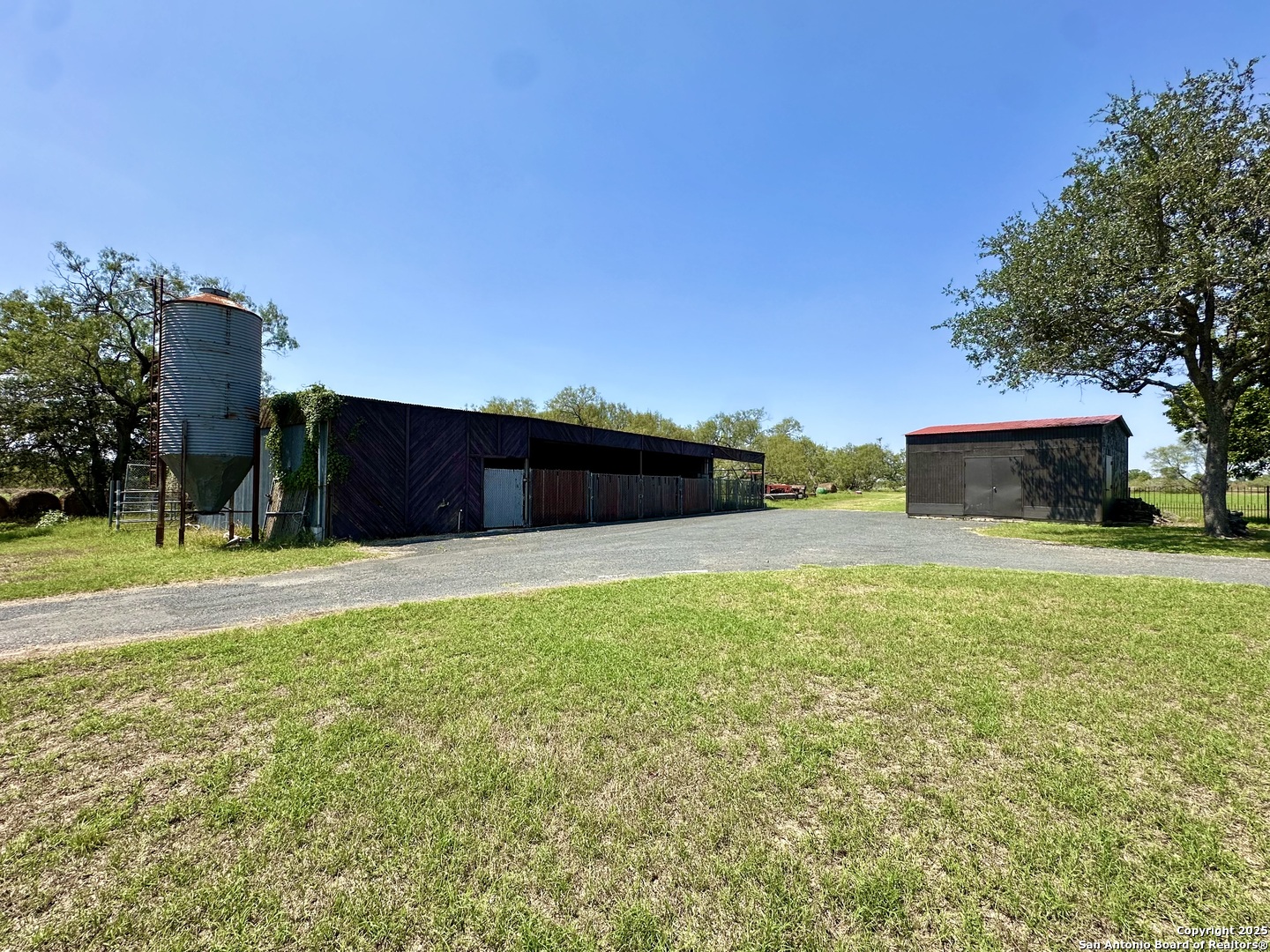 main property photo 12