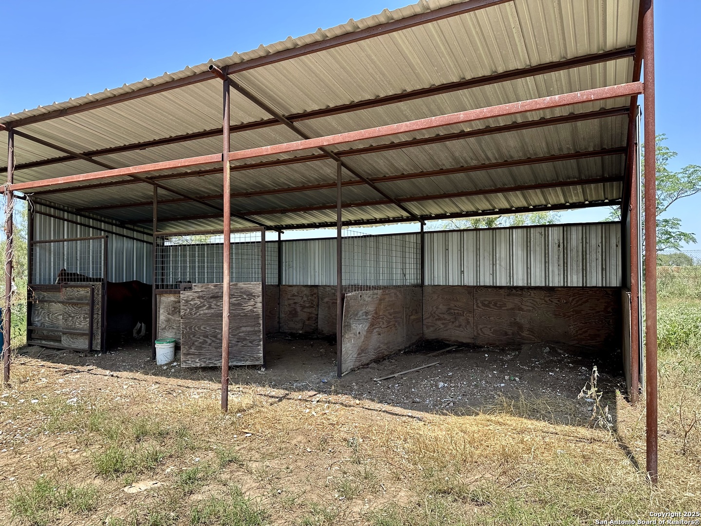 main property photo 16