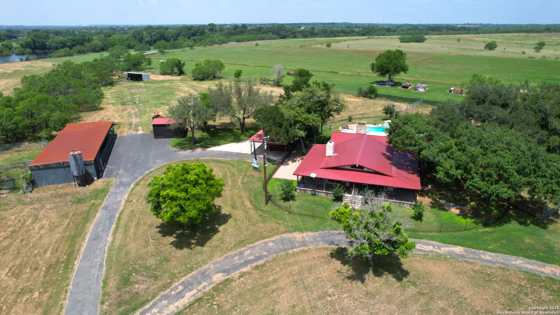 main property photo 2