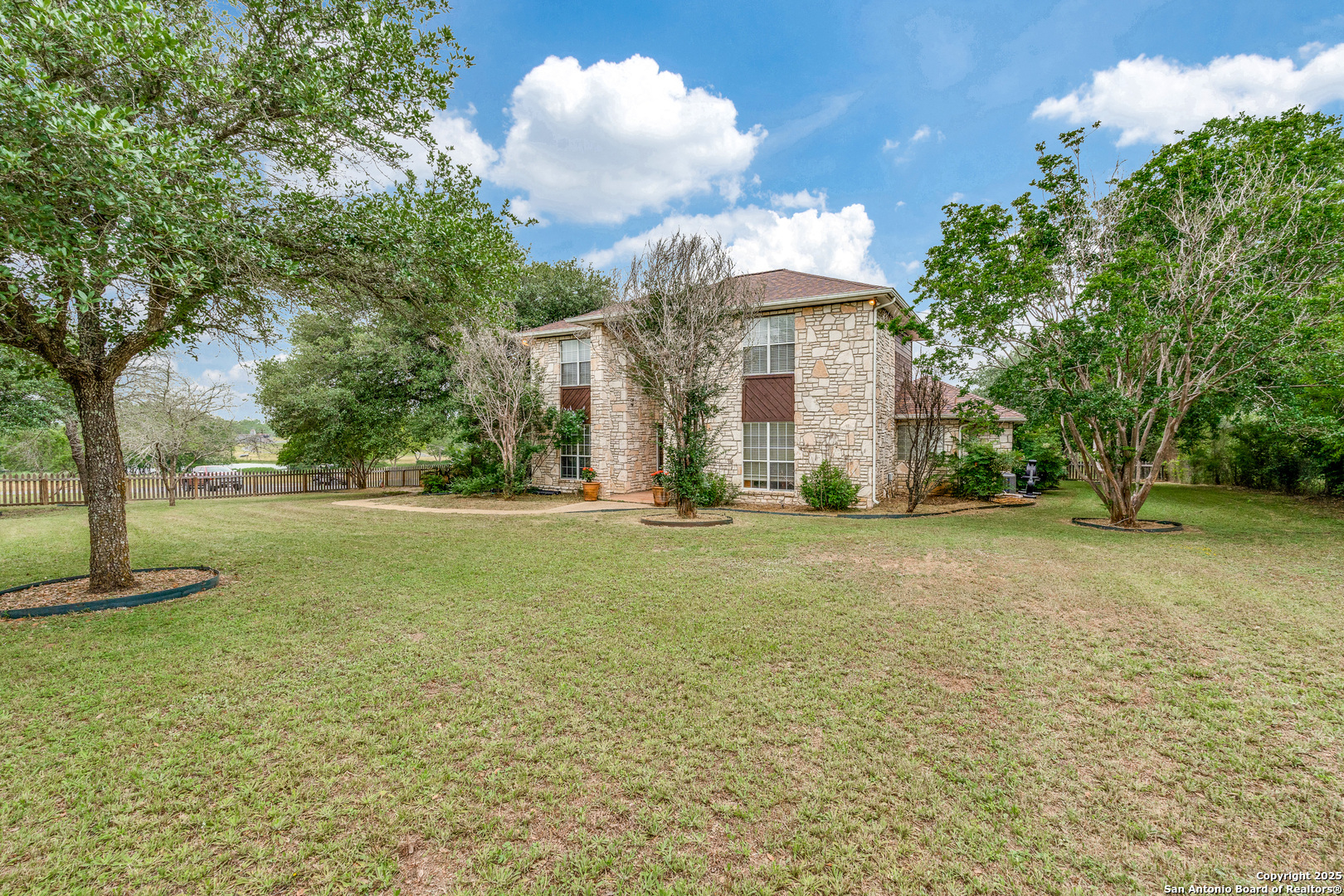main property photo 25