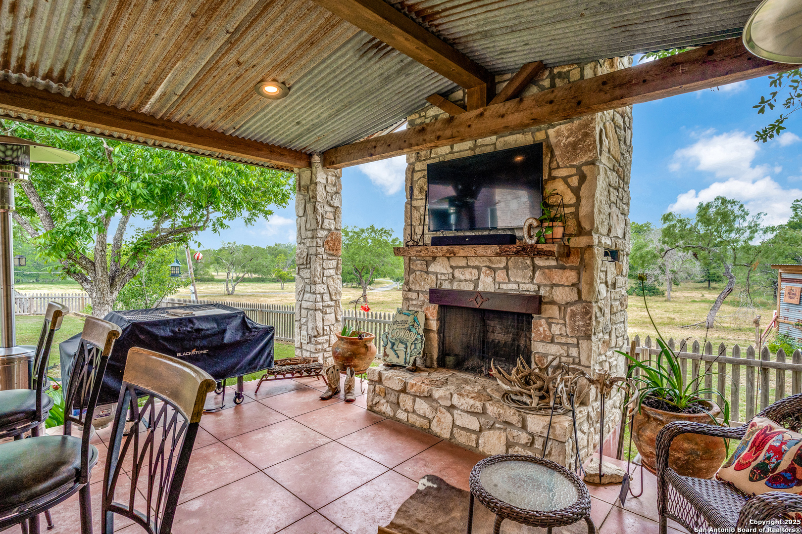 main property photo 33