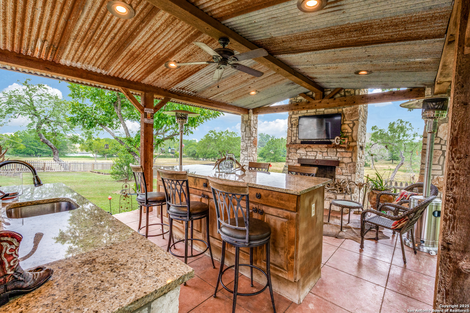 main property photo 34