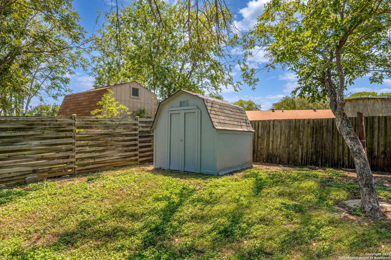 main property photo 33