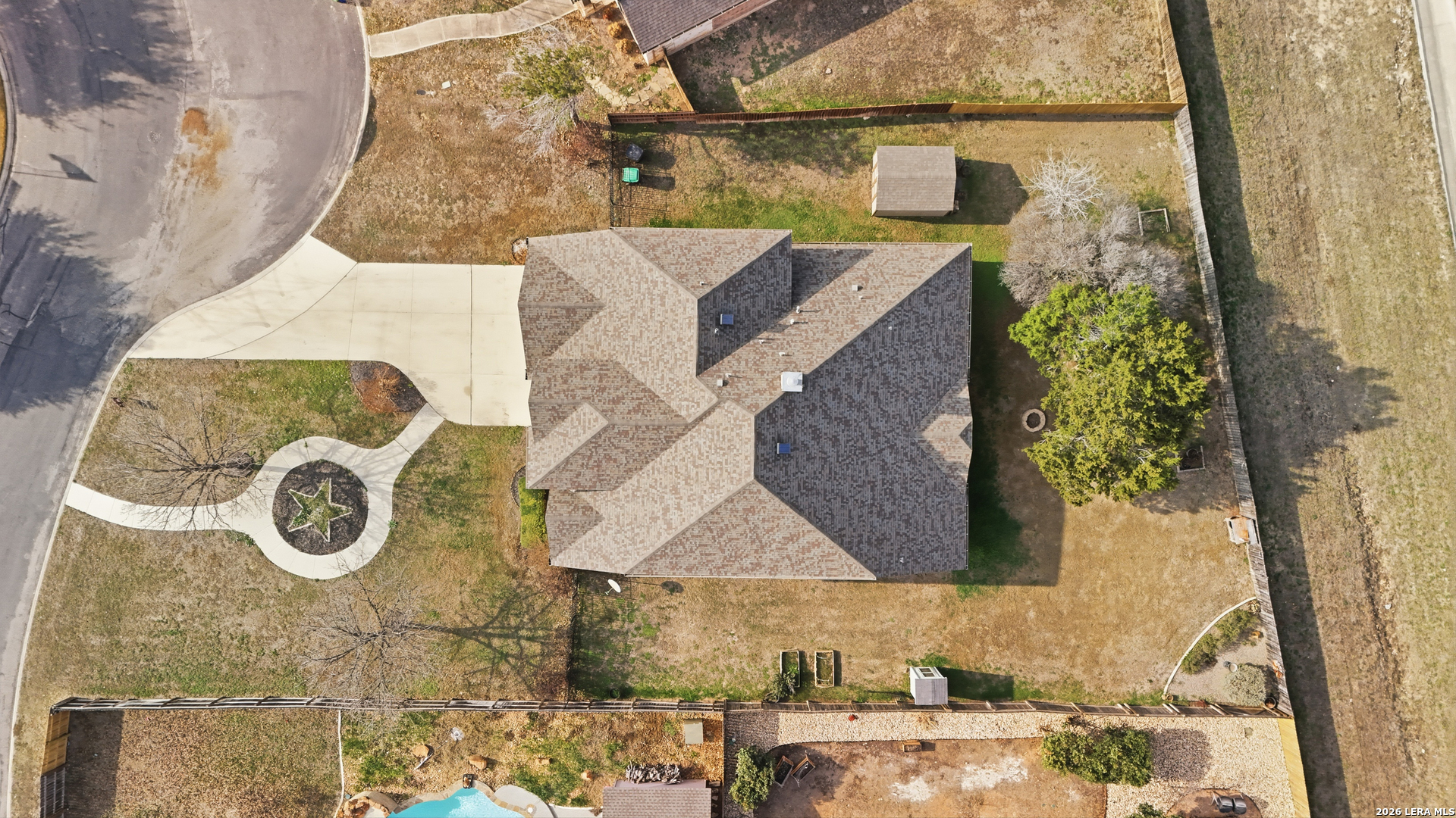 main property photo 41