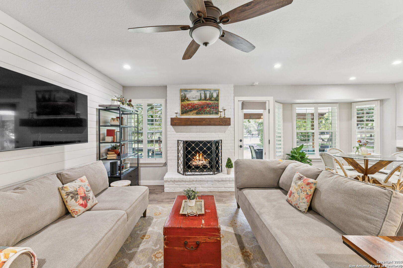 property viewer photo 14