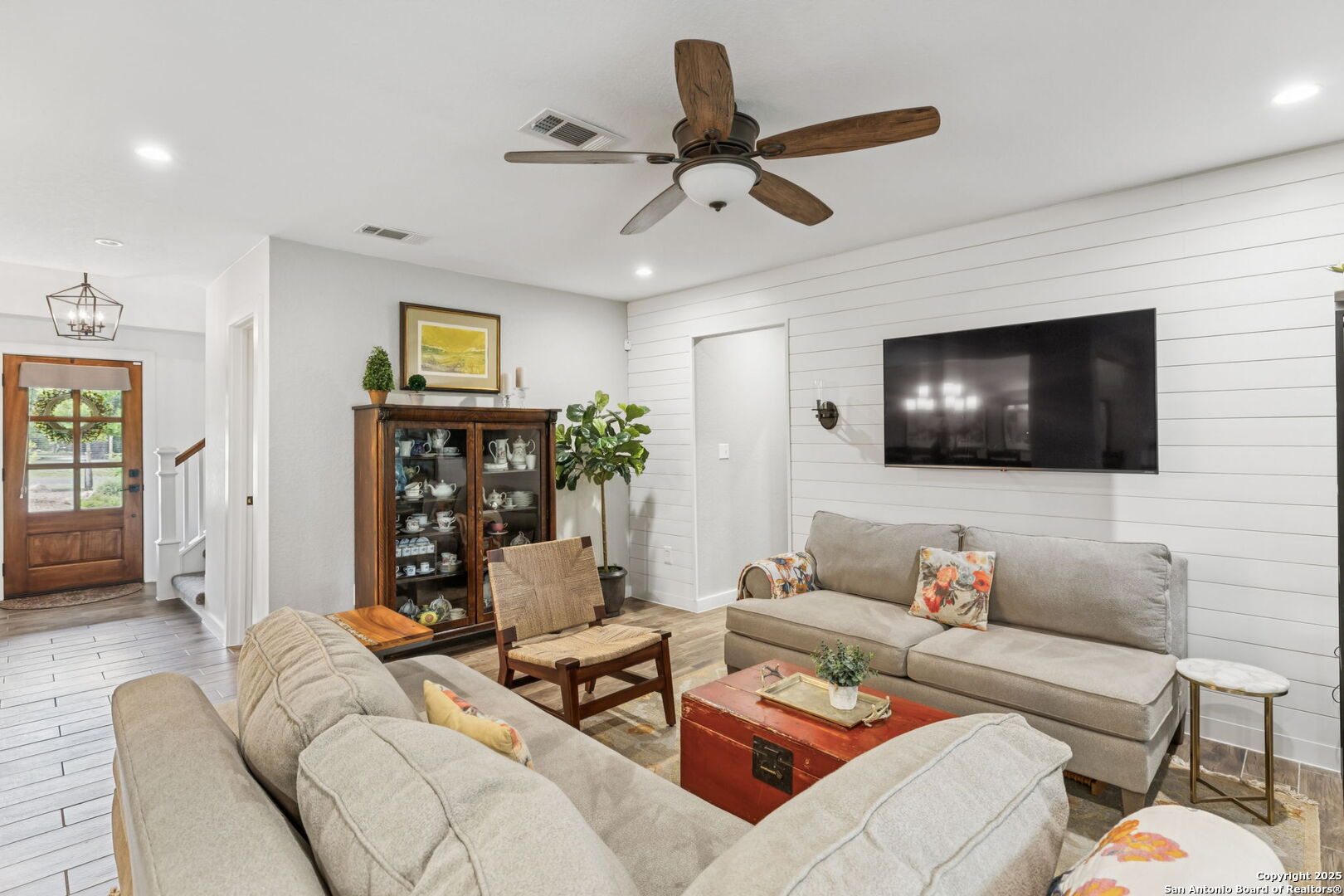 property viewer photo 18