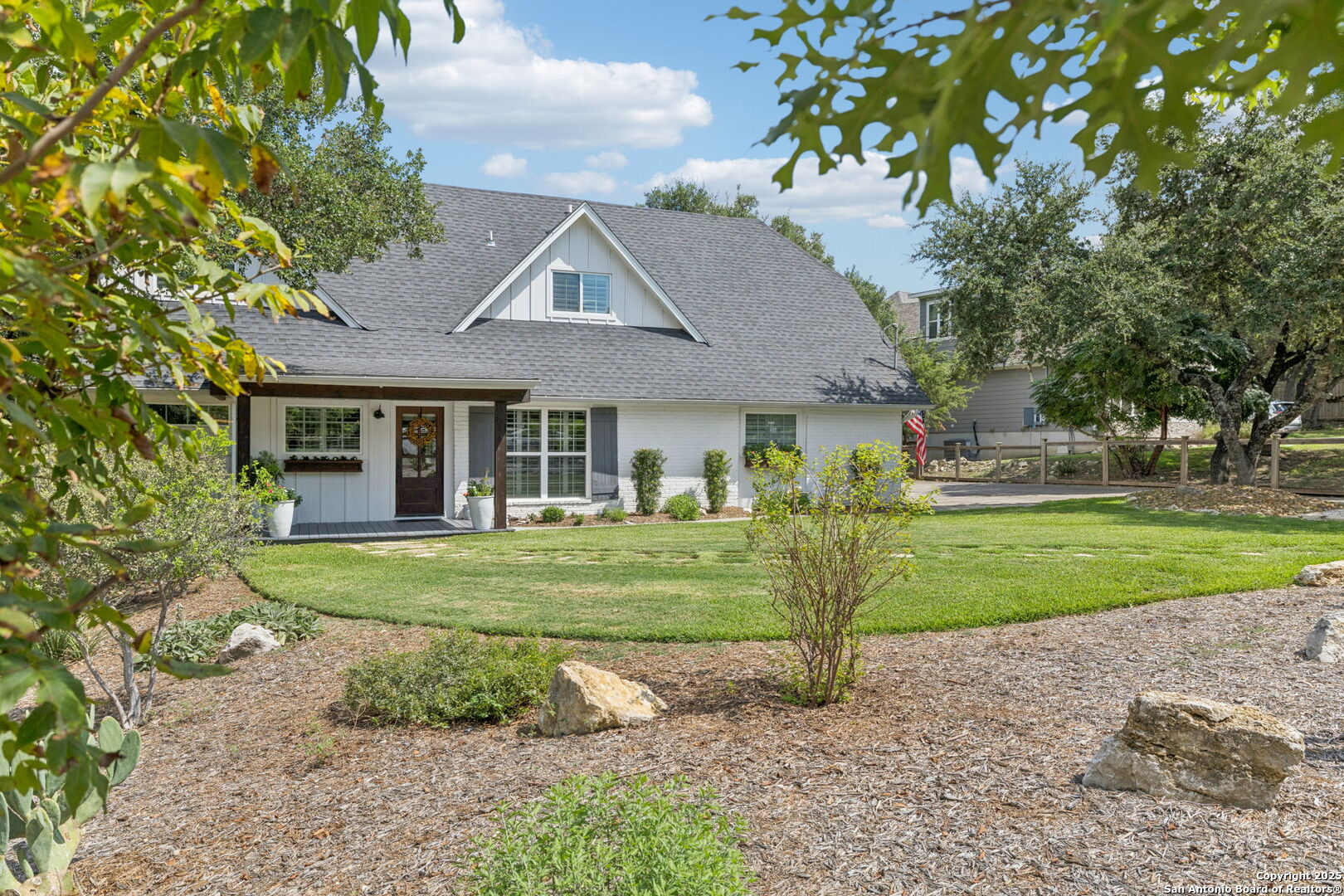 property viewer photo 2