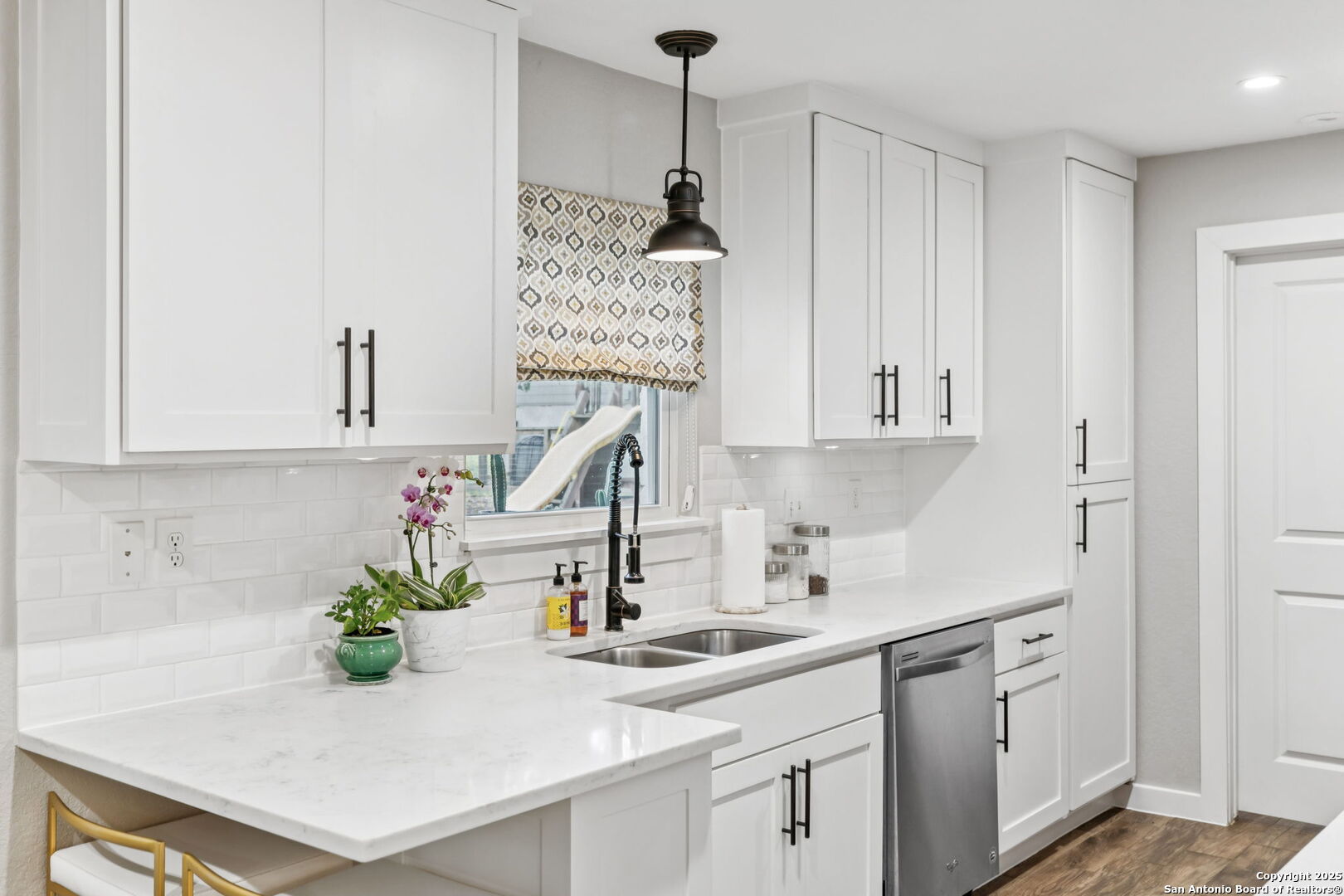property viewer photo 31