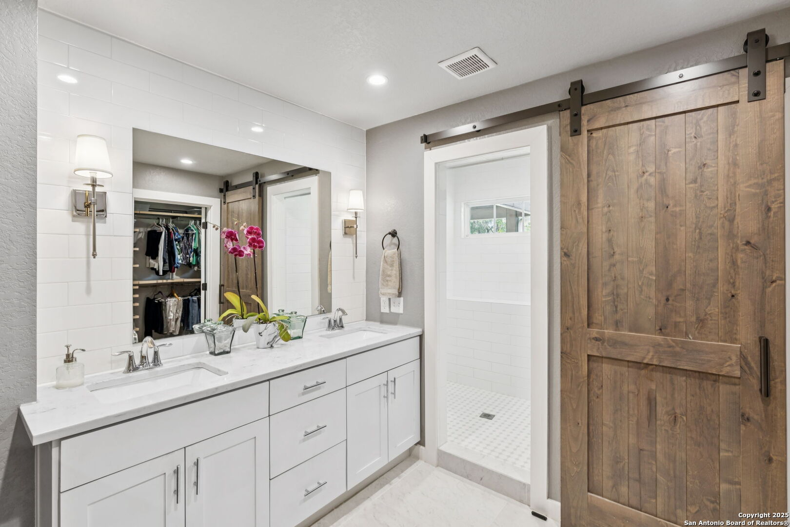 property viewer photo 40