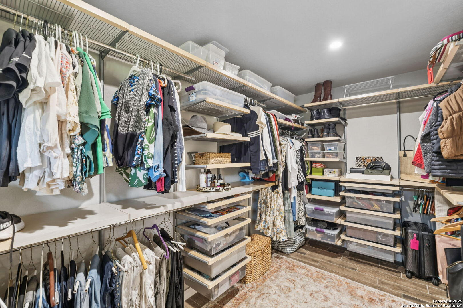 property viewer photo 42