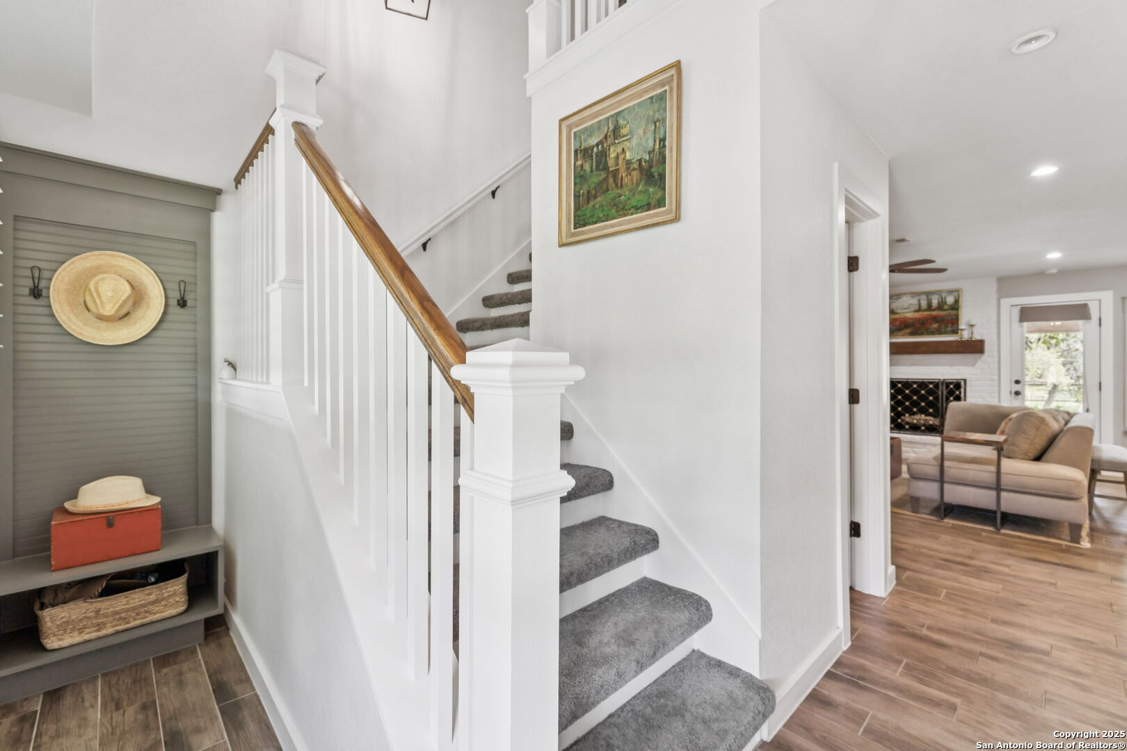 property viewer photo 9