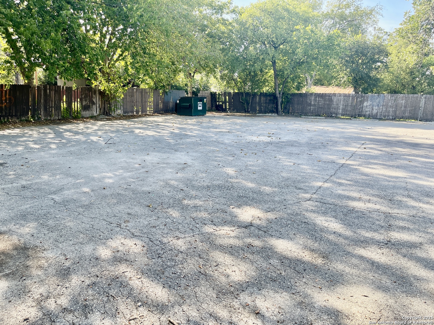 main property photo 7