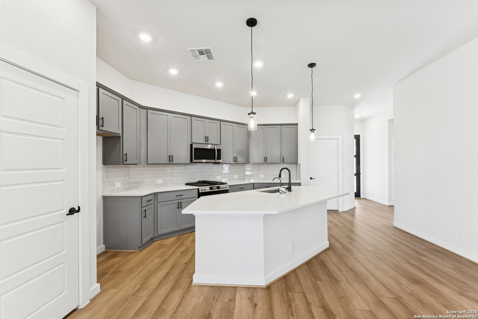 property viewer photo 11