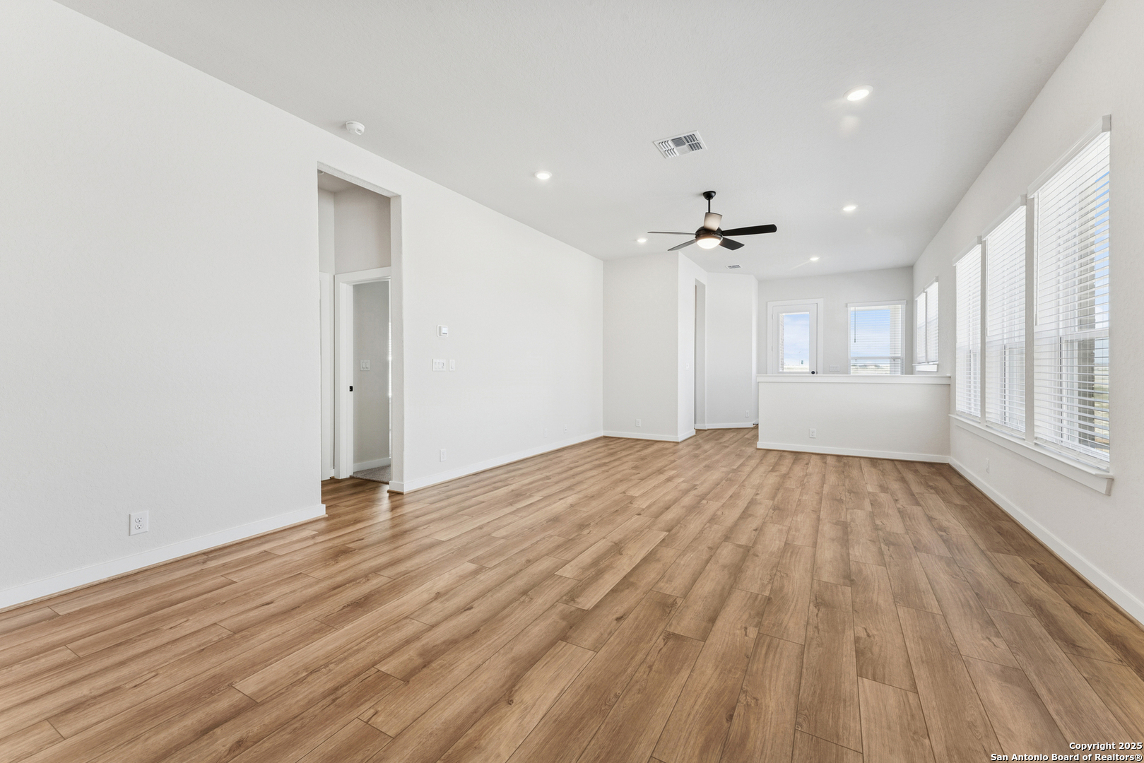property viewer photo 13