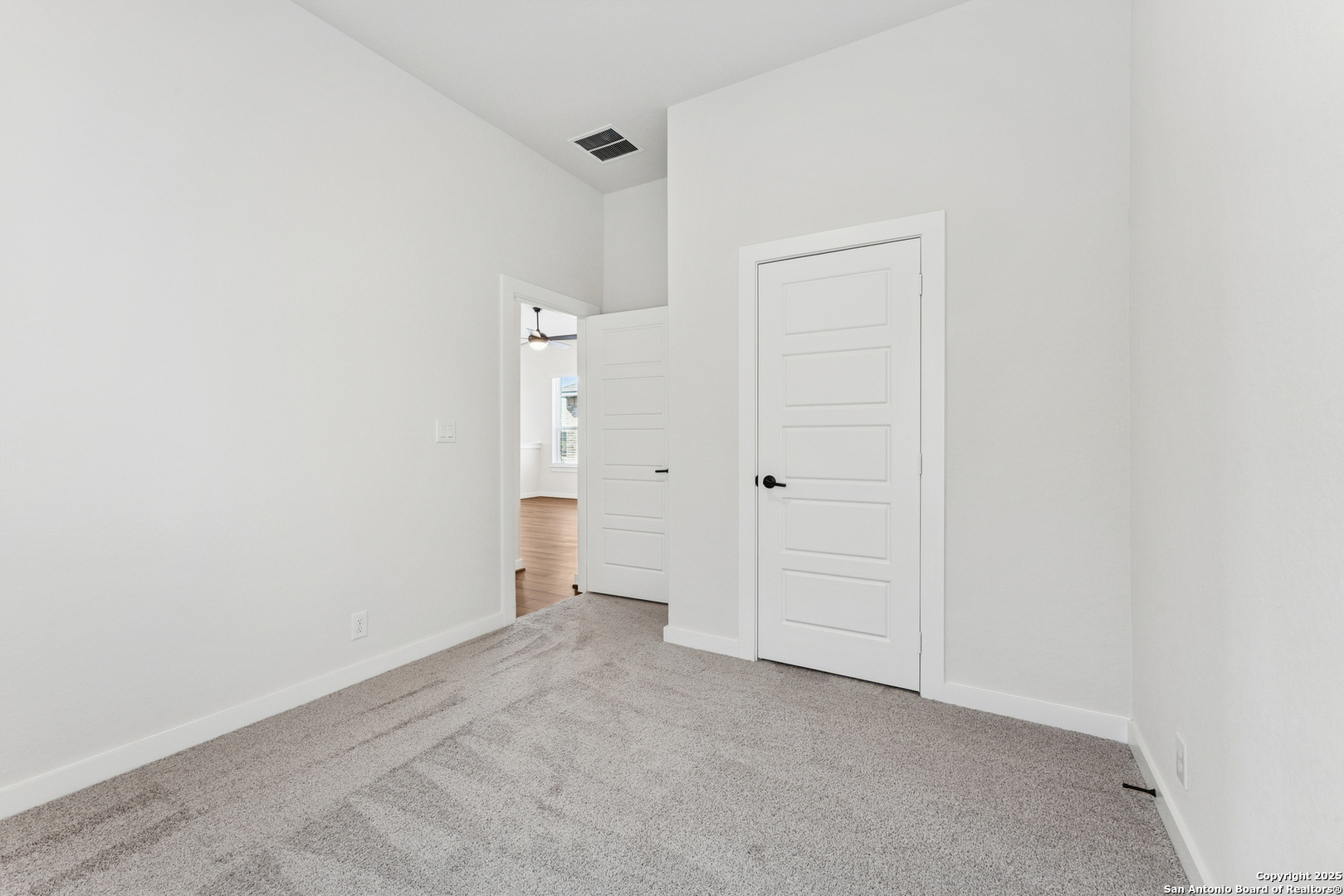 property viewer photo 15