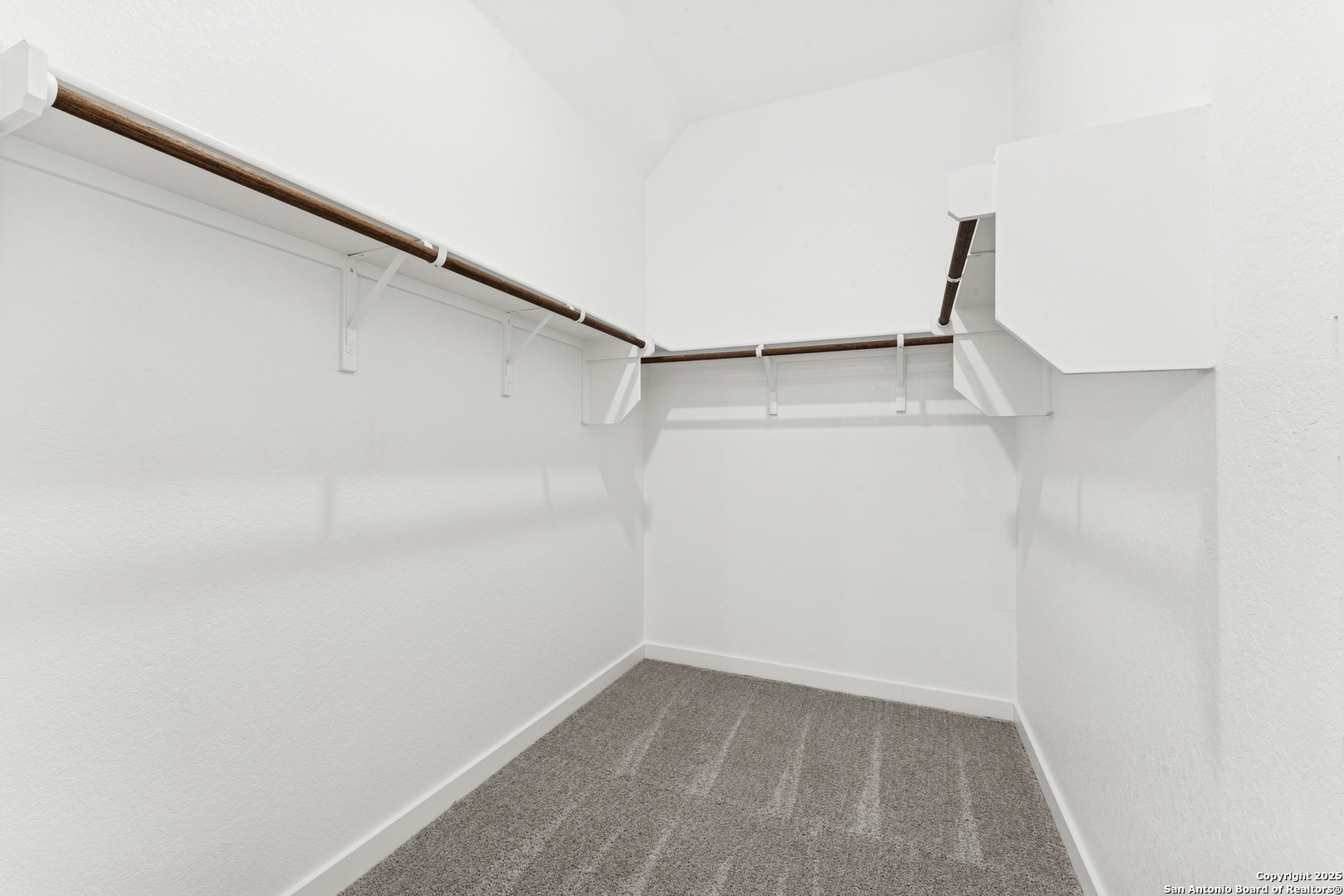 property viewer photo 19