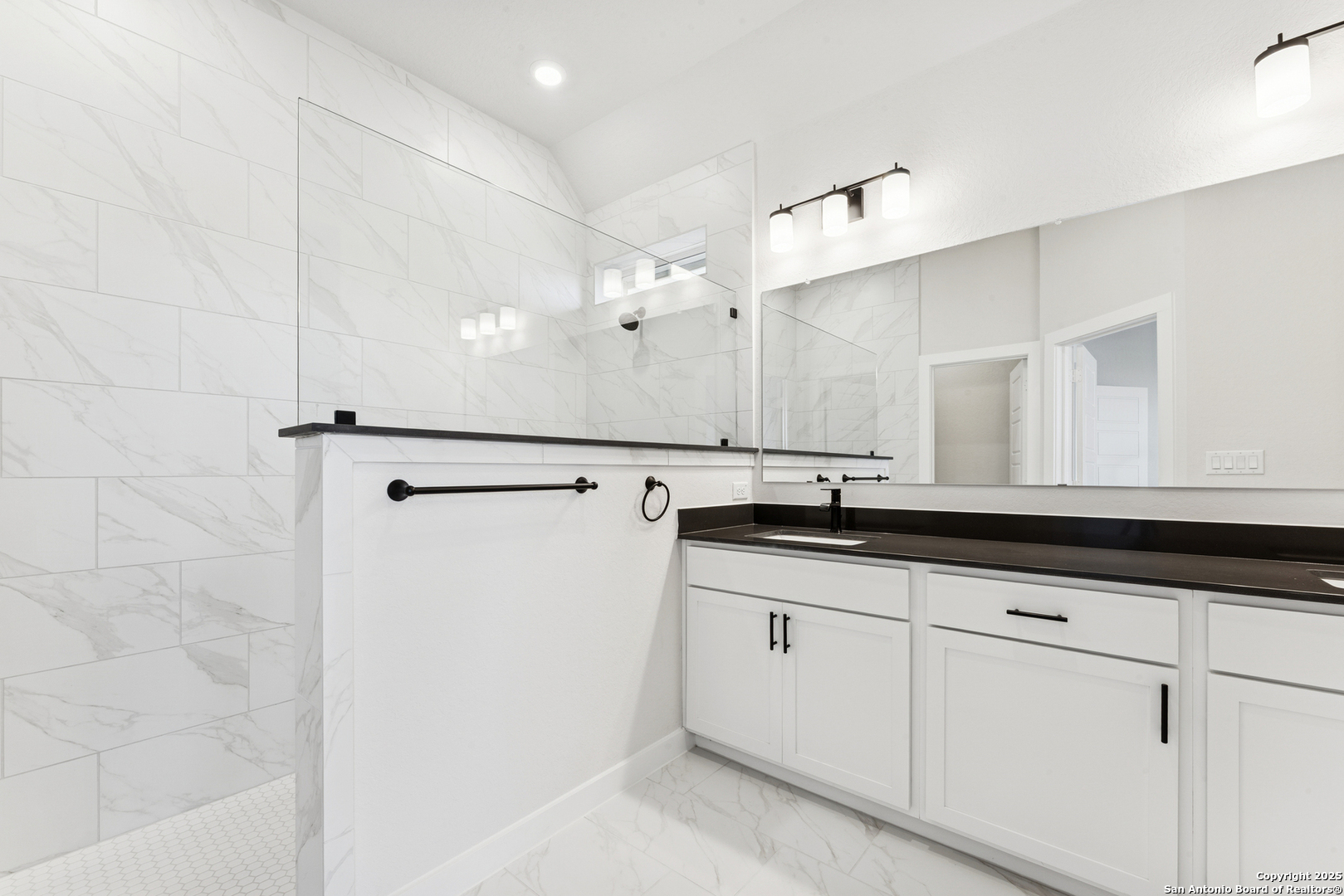 property viewer photo 20