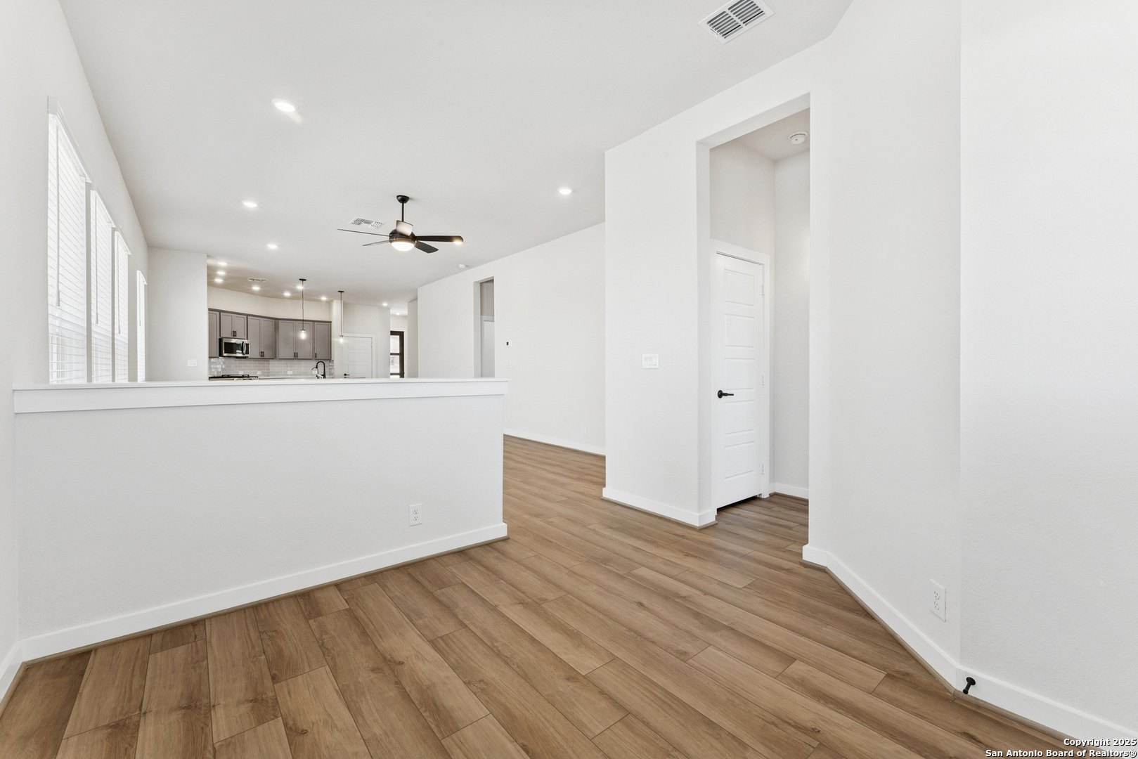 property viewer photo 23