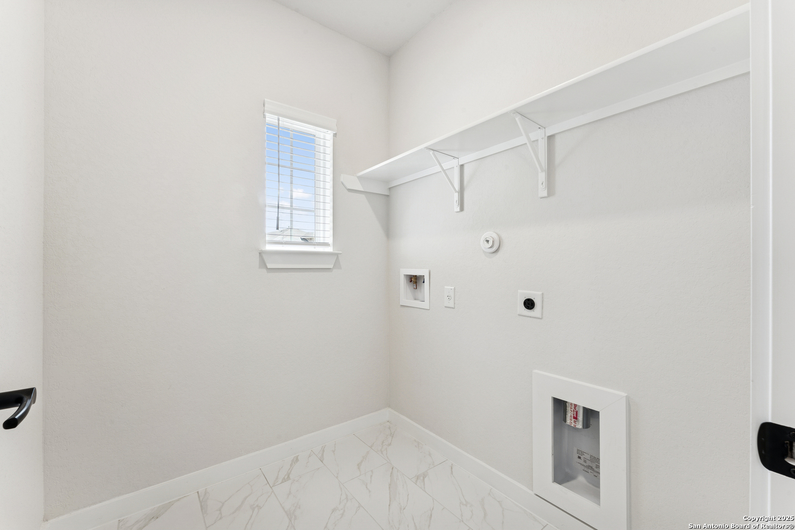 property viewer photo 7