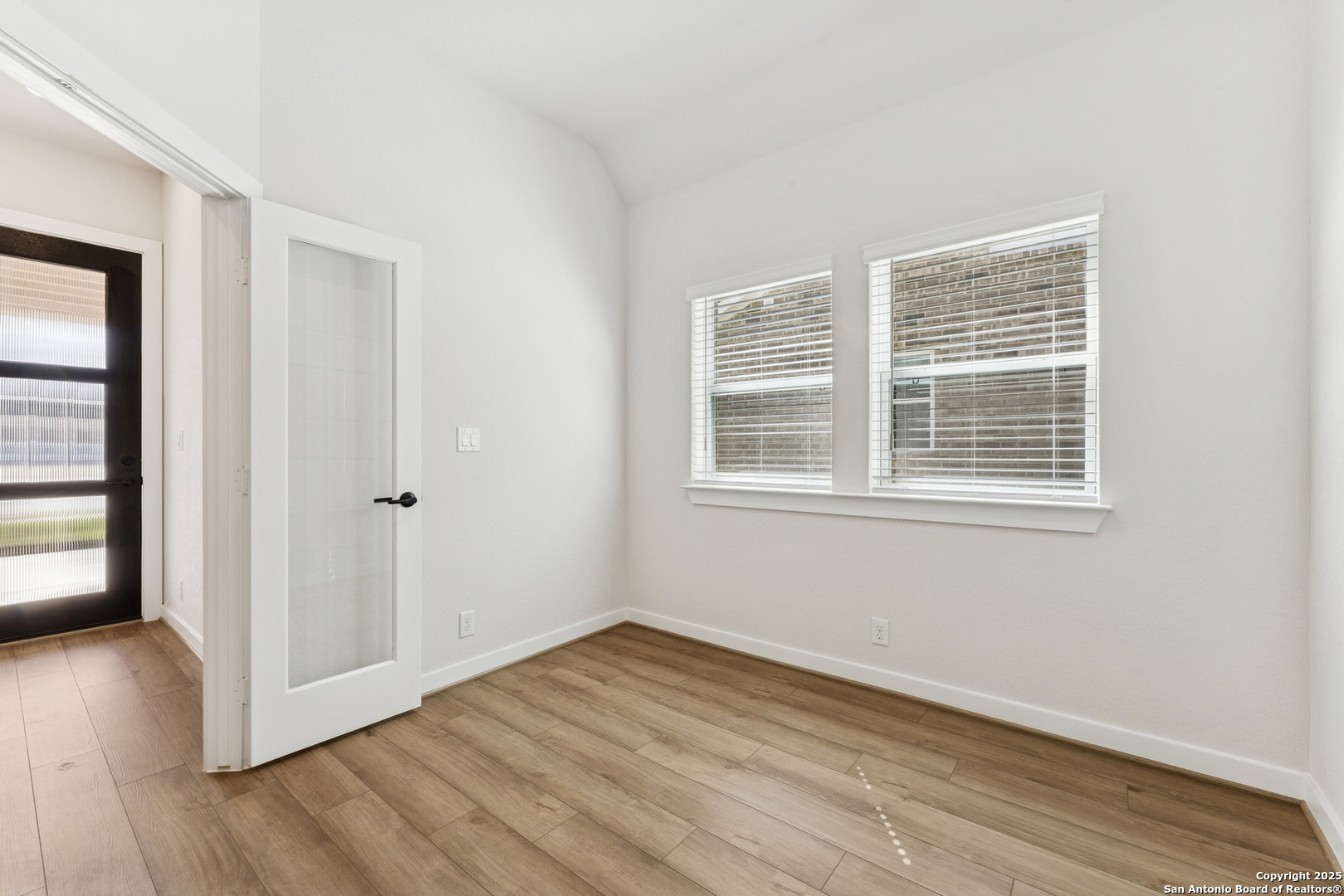 property viewer photo 8