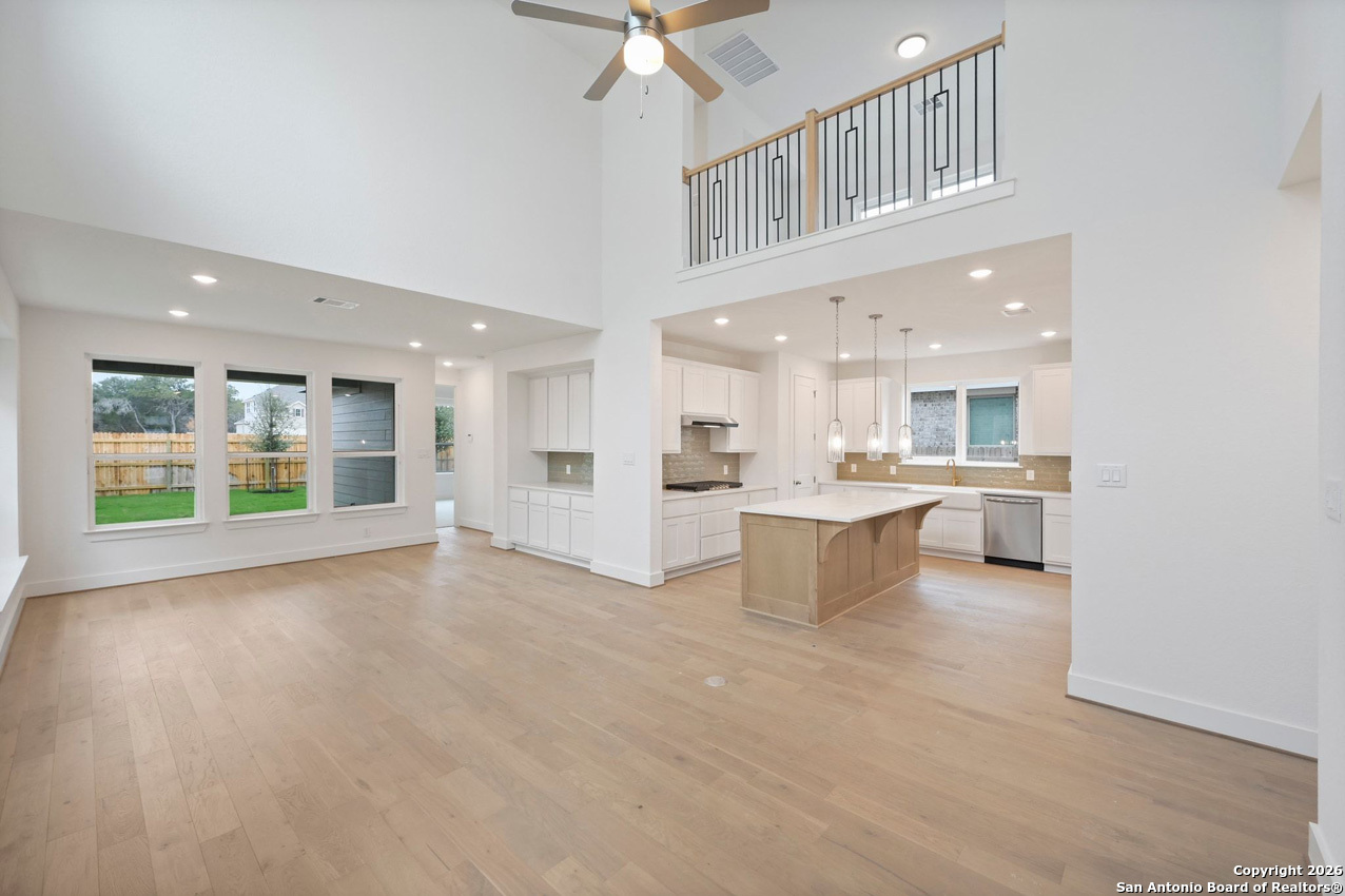 property viewer photo 7