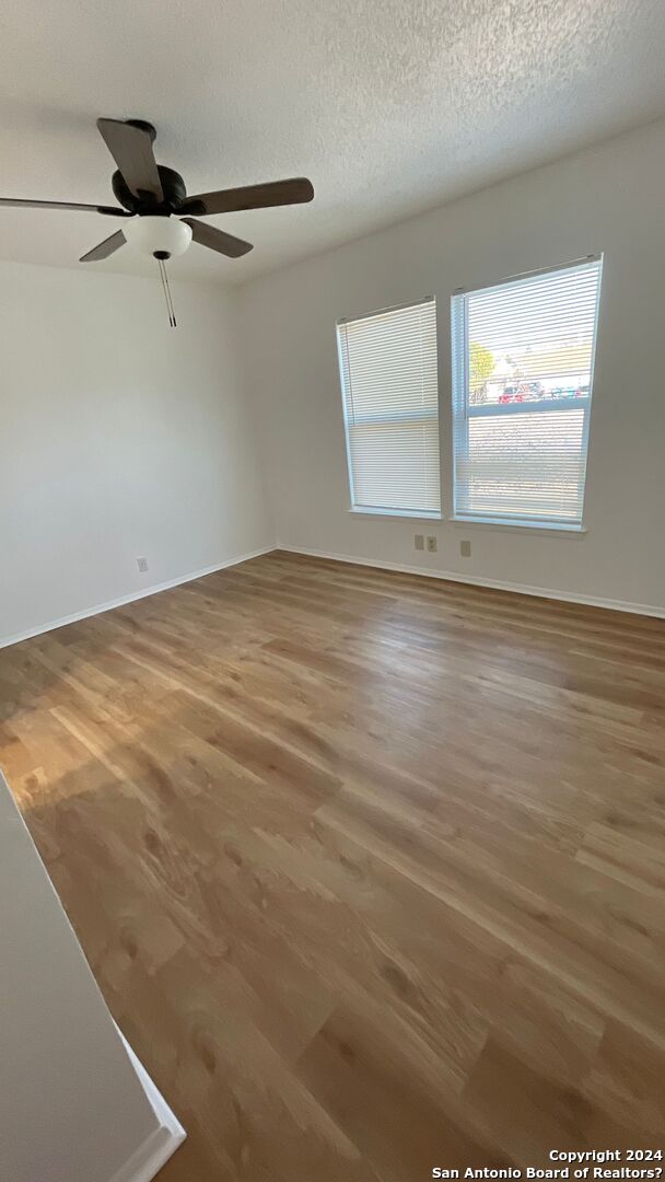 property viewer photo 7
