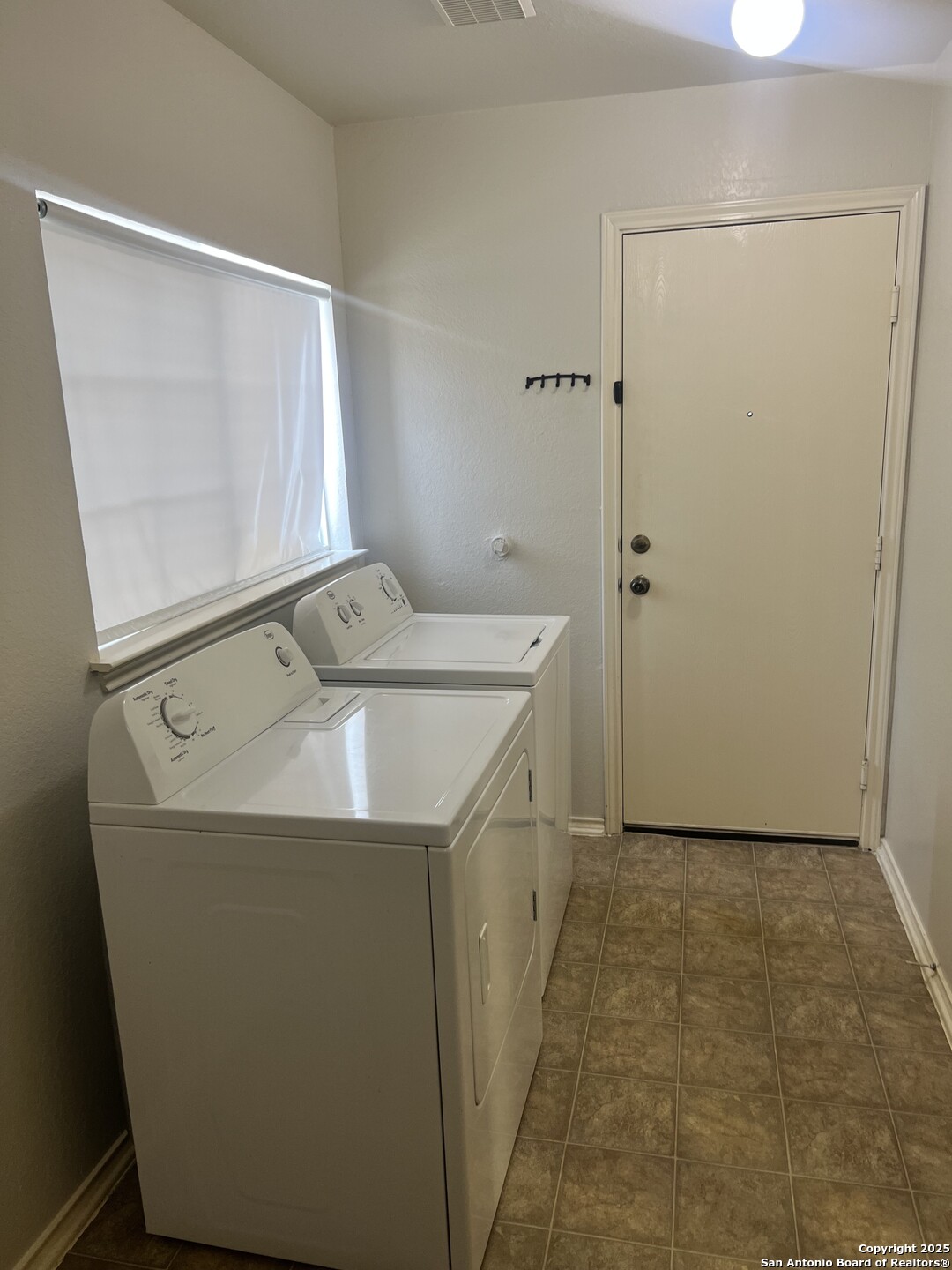 property viewer photo 10