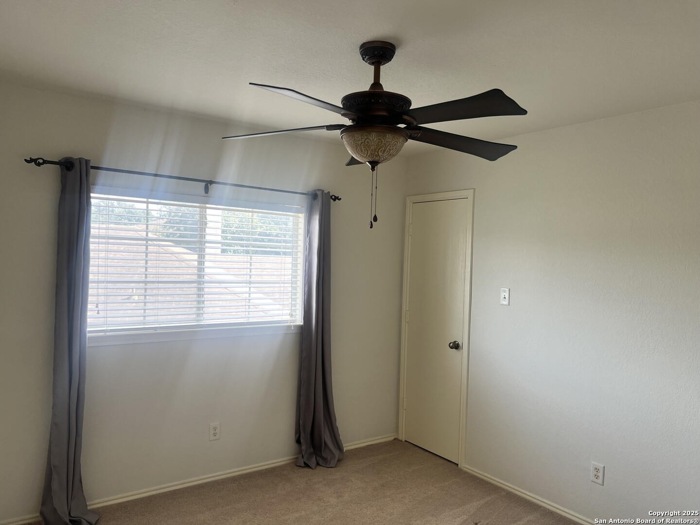 property viewer photo 15