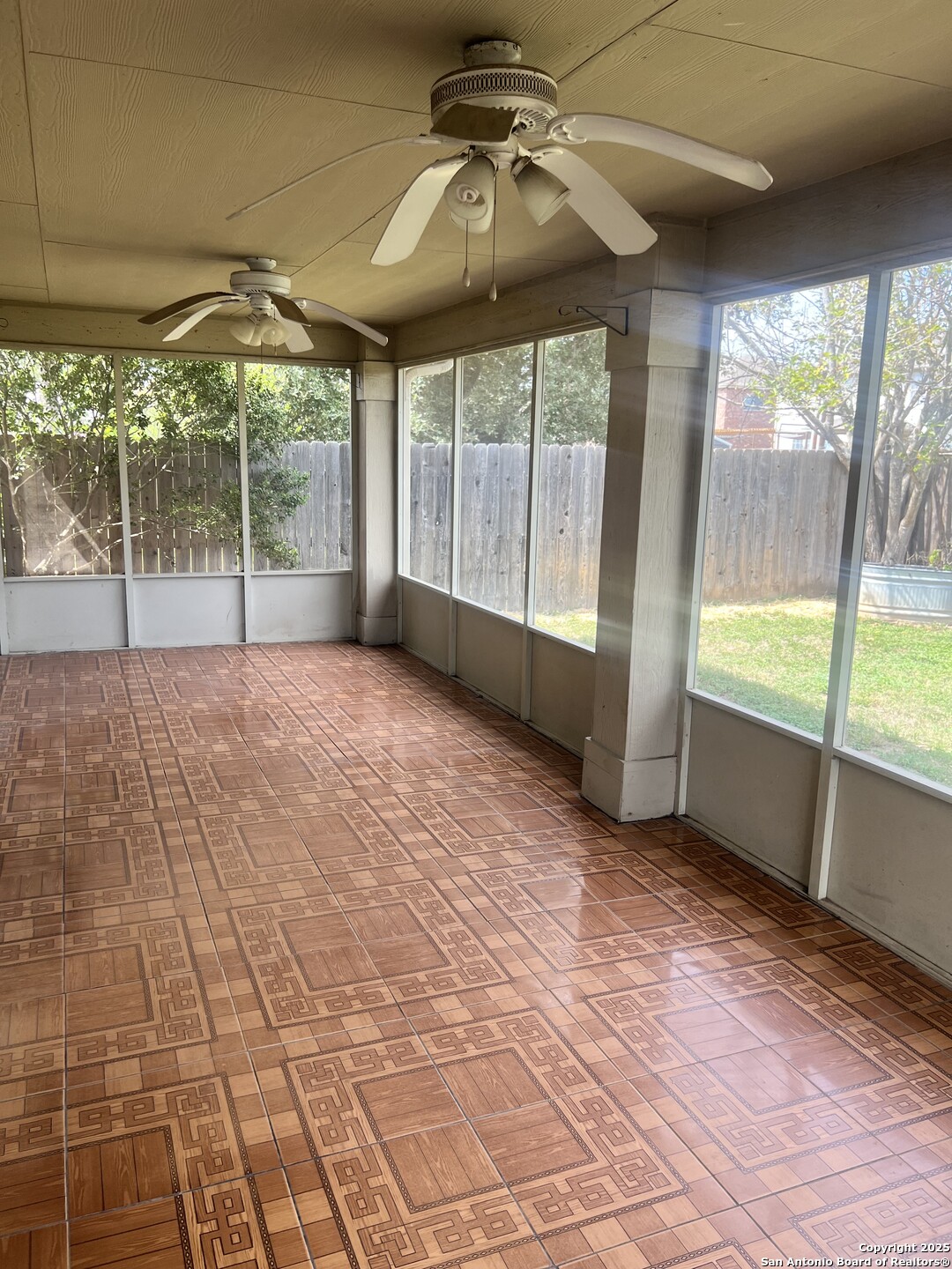 property viewer photo 23