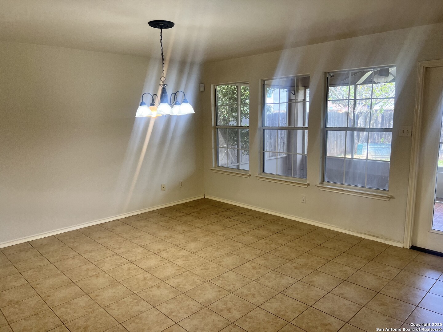 property viewer photo 5
