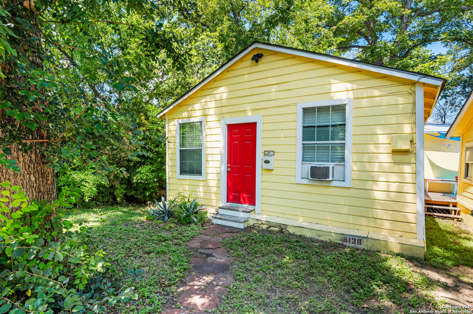 property viewer photo 2