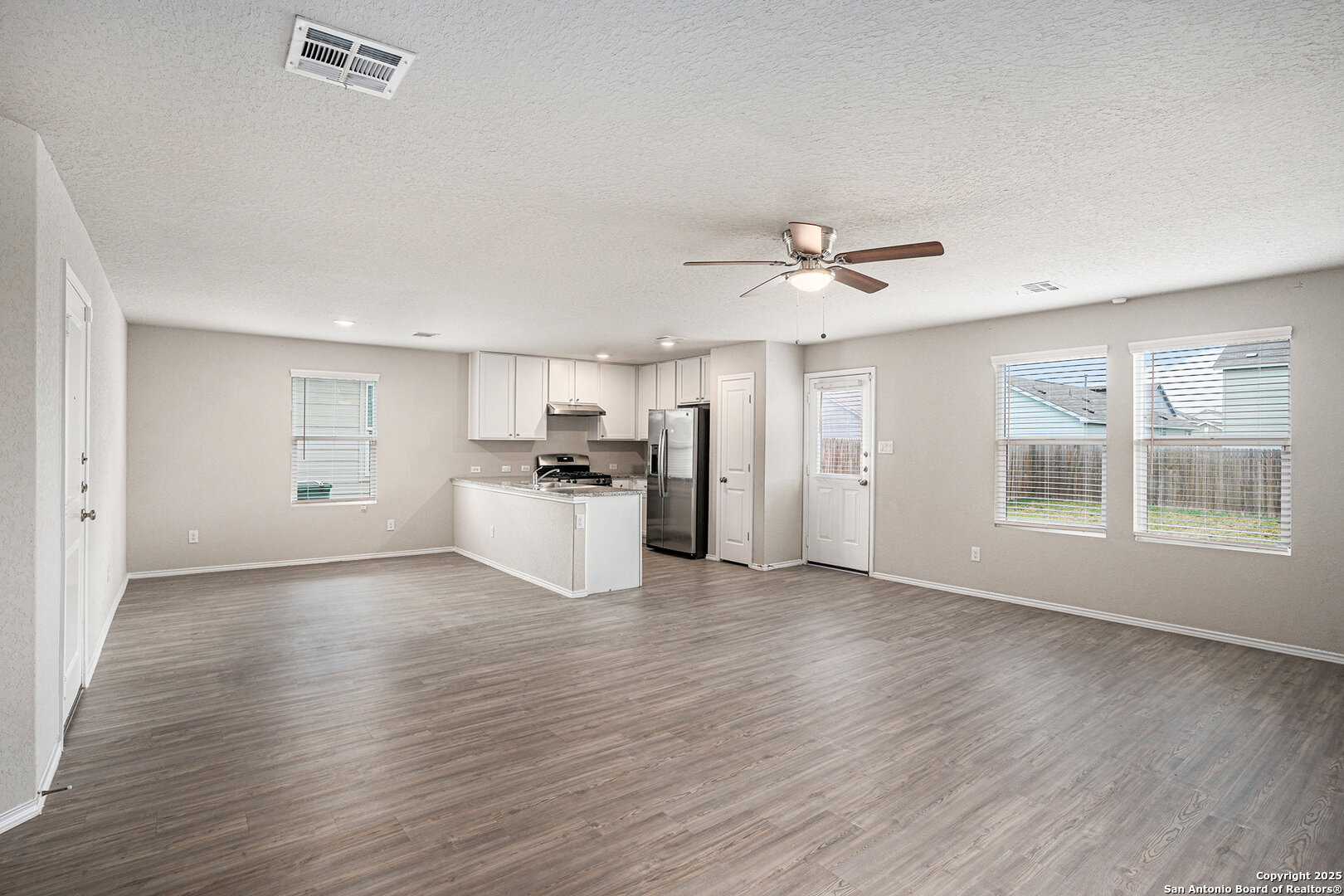 property viewer photo 1