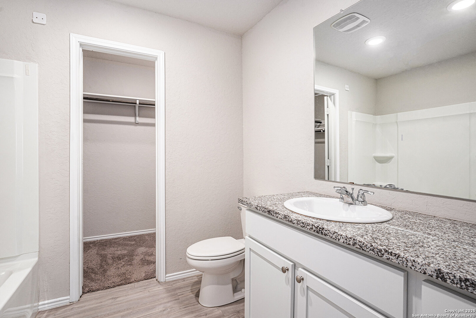 property viewer photo 11