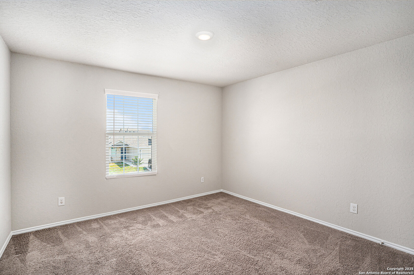 property viewer photo 13