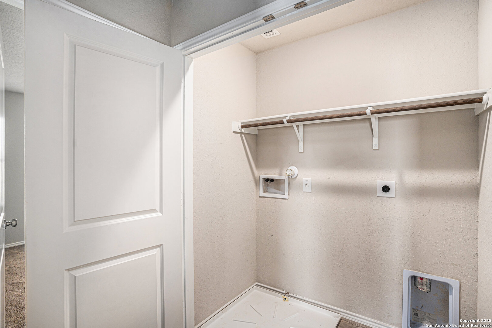 property viewer photo 14