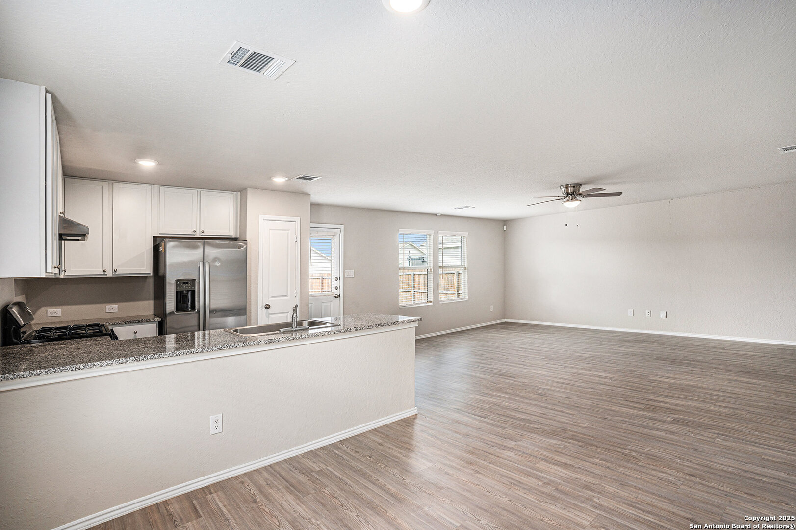 property viewer photo 2