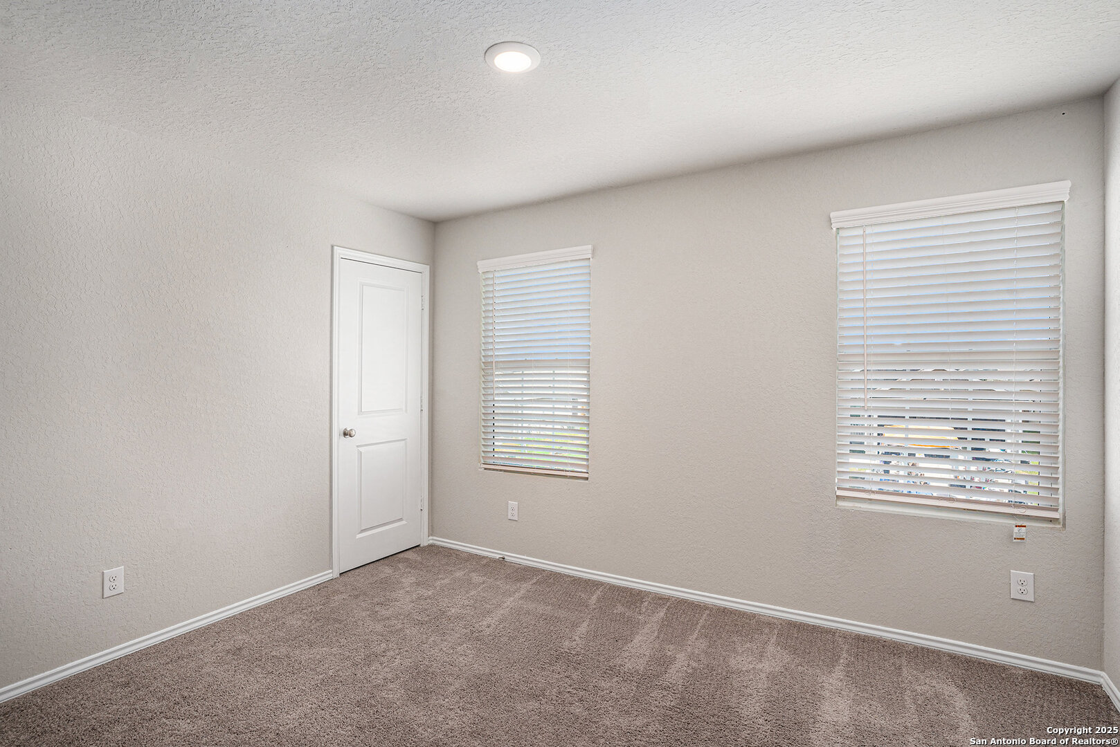 property viewer photo 8