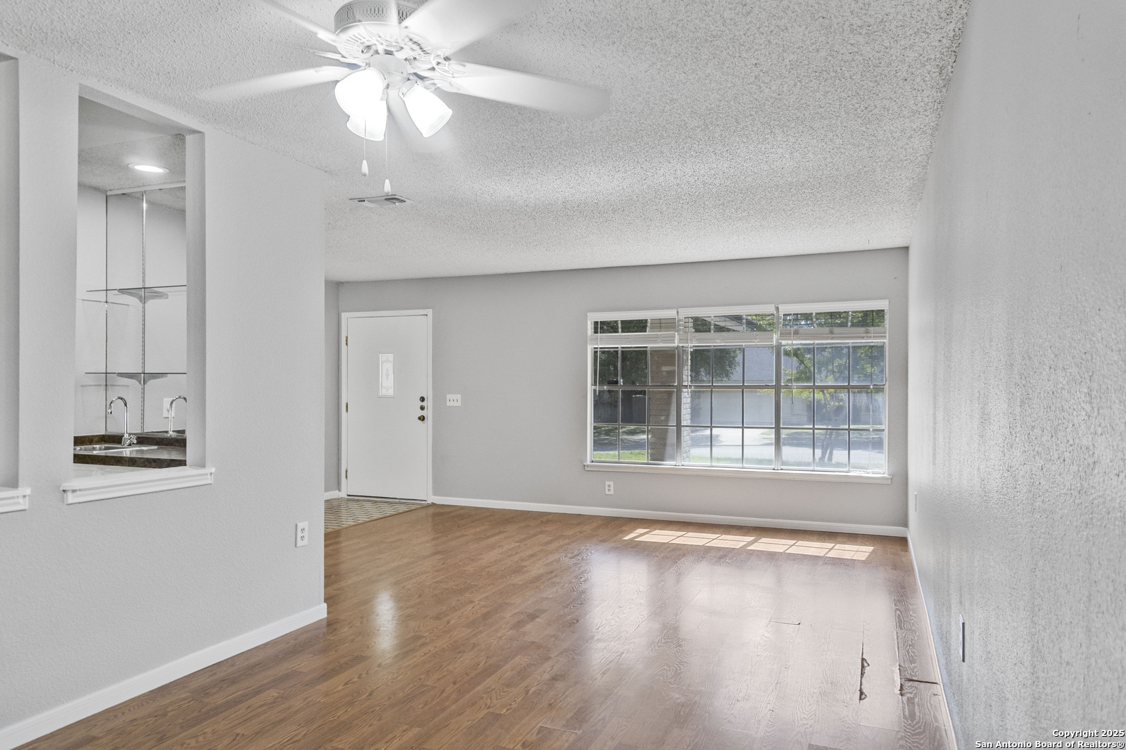 property viewer photo 11