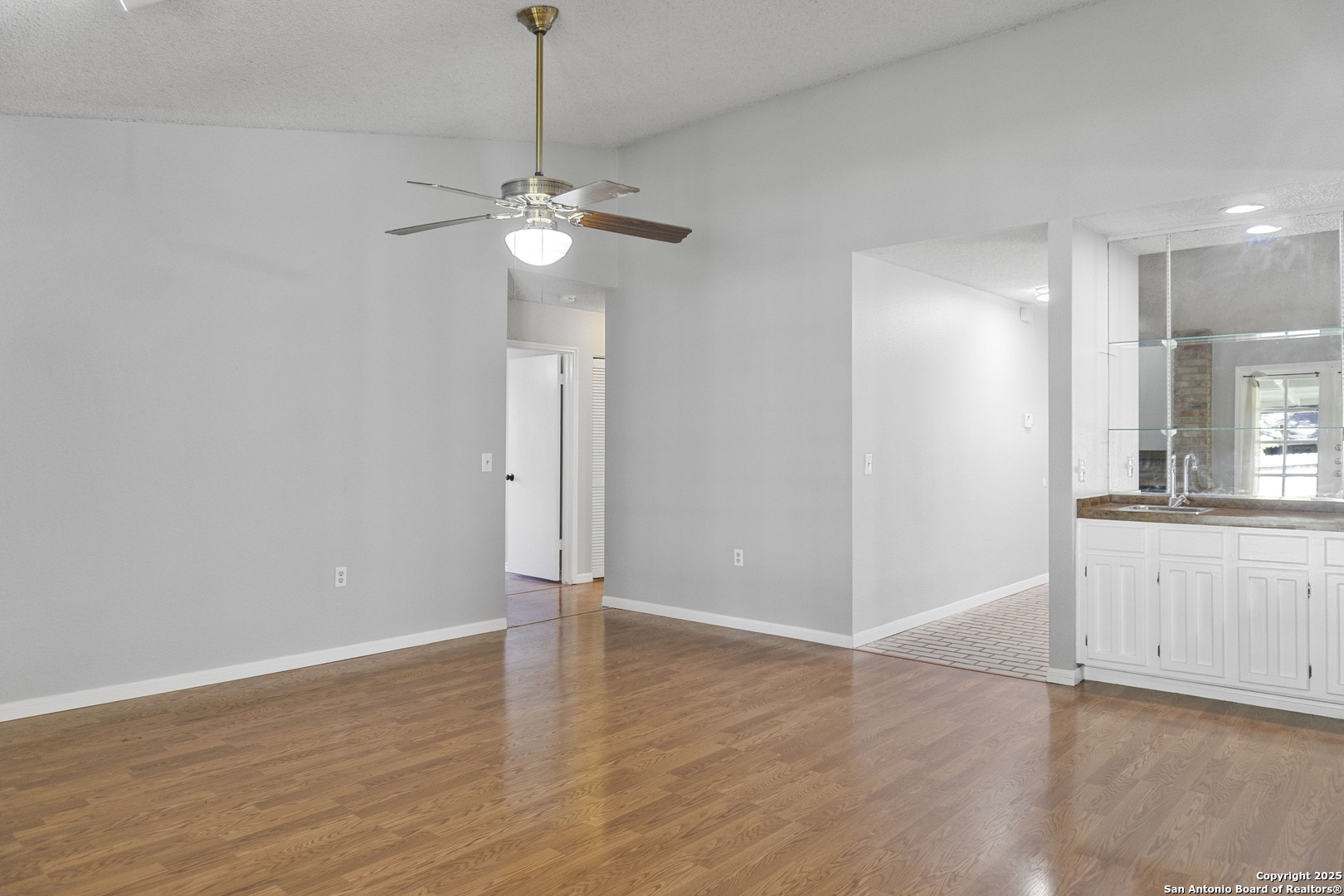 property viewer photo 12