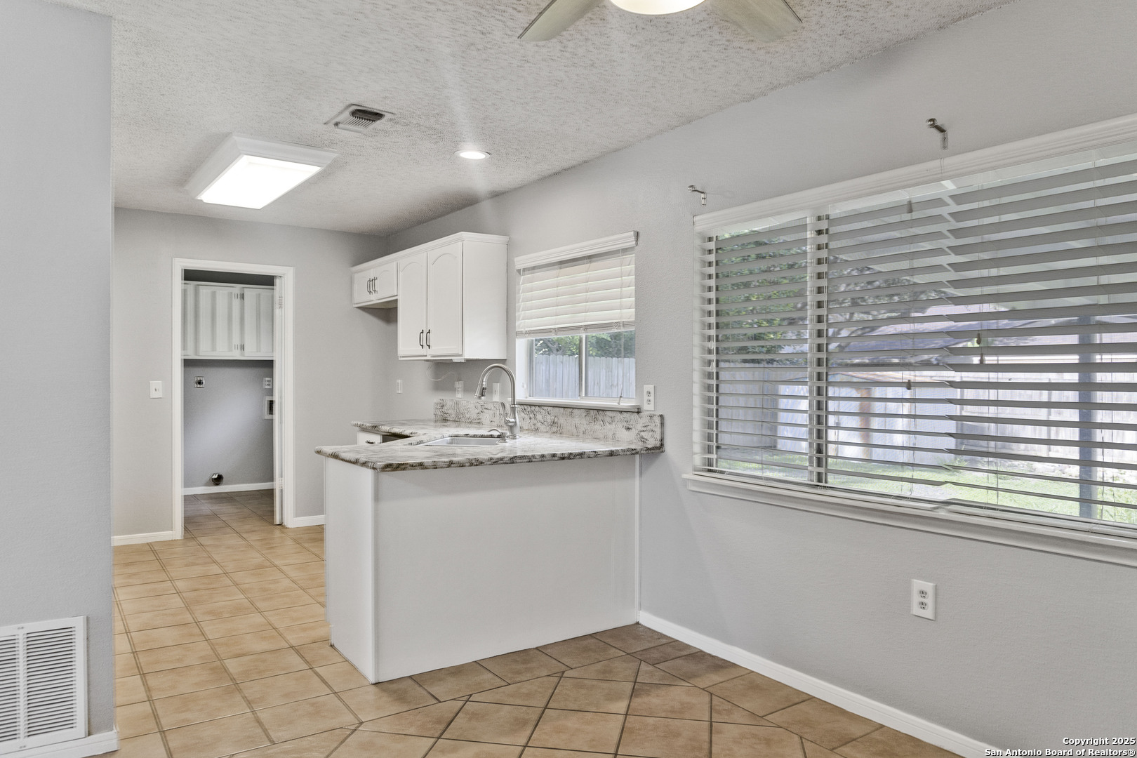 property viewer photo 14