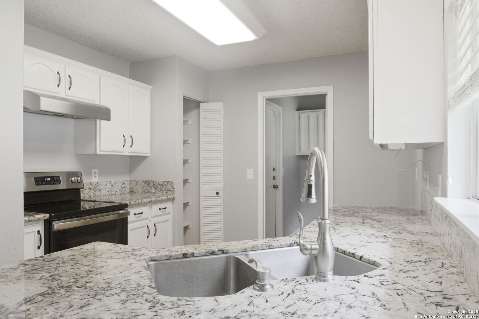 property viewer photo 3