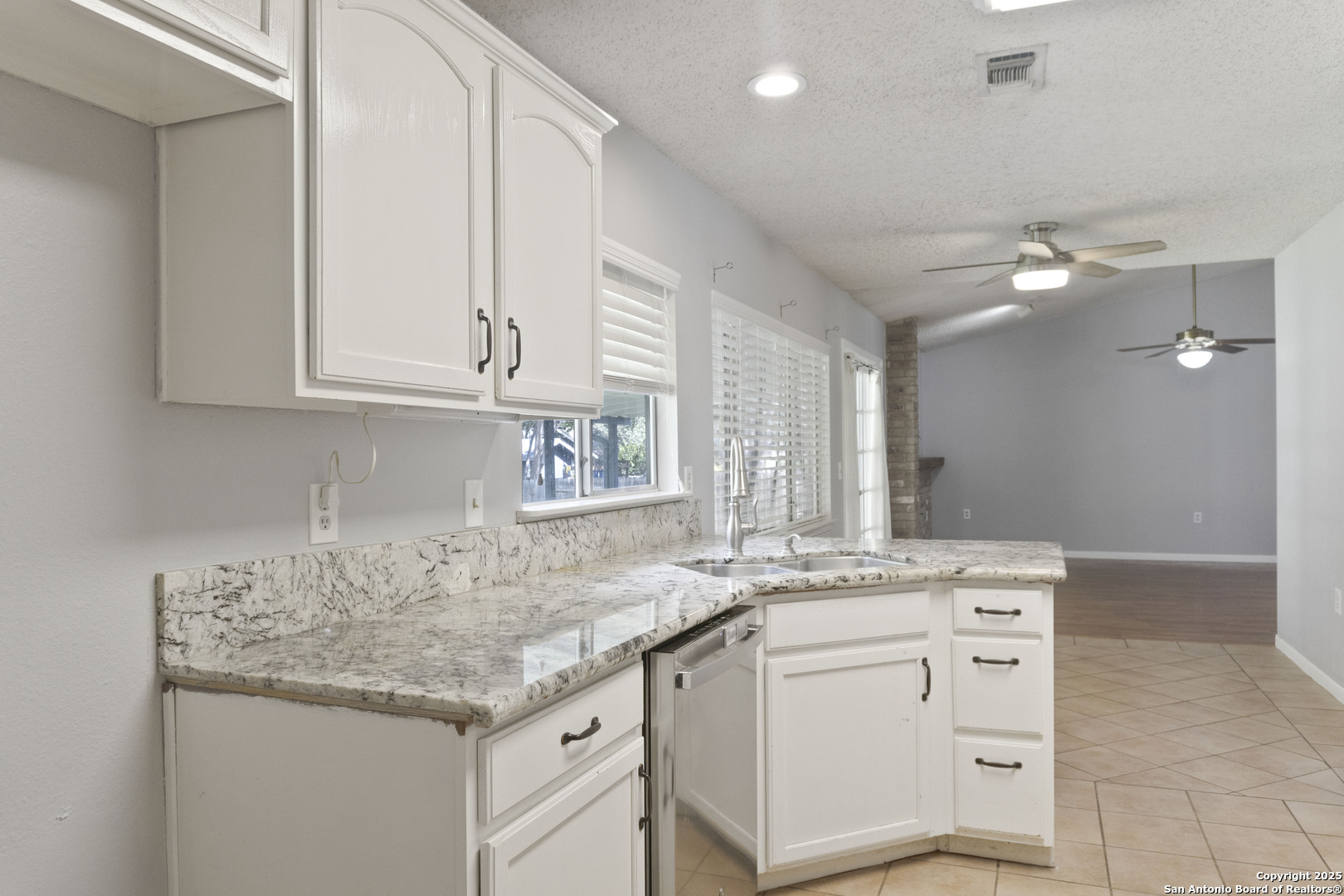 property viewer photo 6
